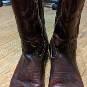 New West size 8 1/2 leather/brown cowboy boots